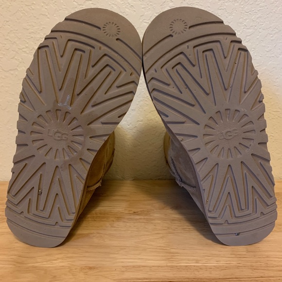 UGG Women’s boots - size 7 - Marciela II - chestnut - Picture 8 of 10